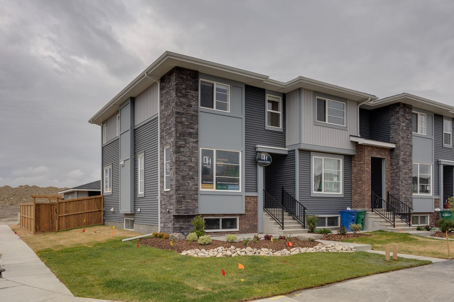Row/Townhome in Cobblestone Creek Row/Townhome